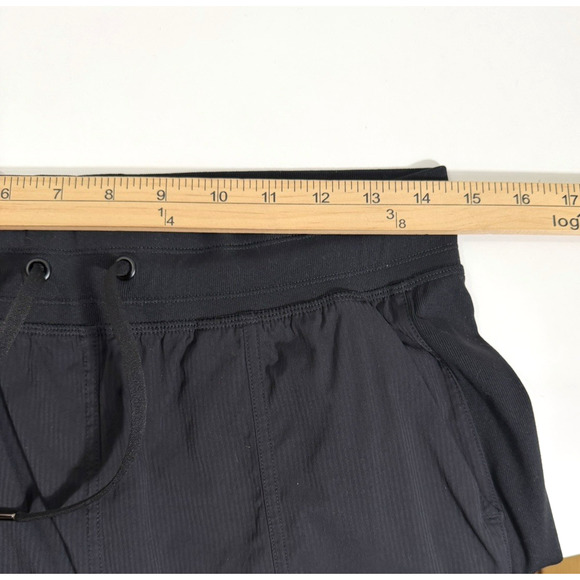 CRZ YOGA Striped Ruched Joggers Size Medium Pockets Black Athleisure Gorpcore - Picture 3 of 12